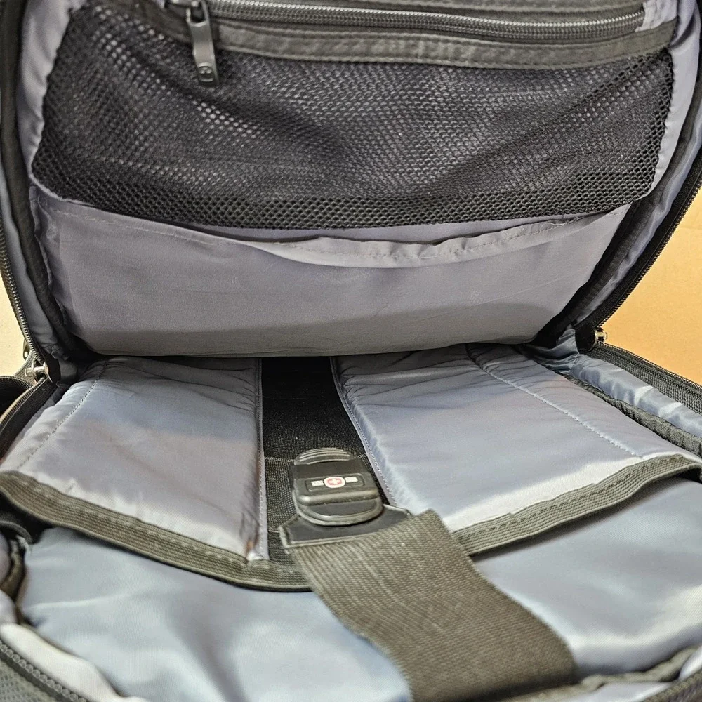 SWISSGEAR Wenger Synergy Laptop Backpack Black/ Grey Read